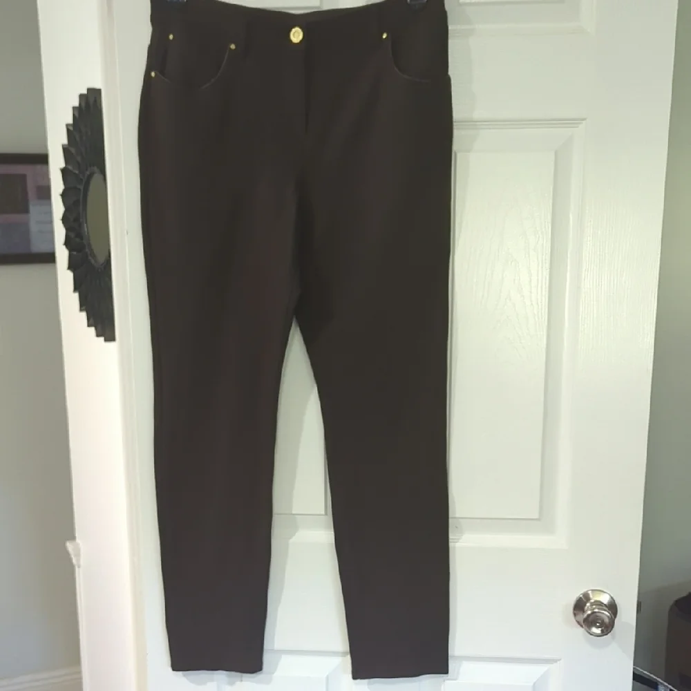 Chico's So Slimming Brown Getaway Slim Leg Pants Chicos 1 Short ~ Sz 8